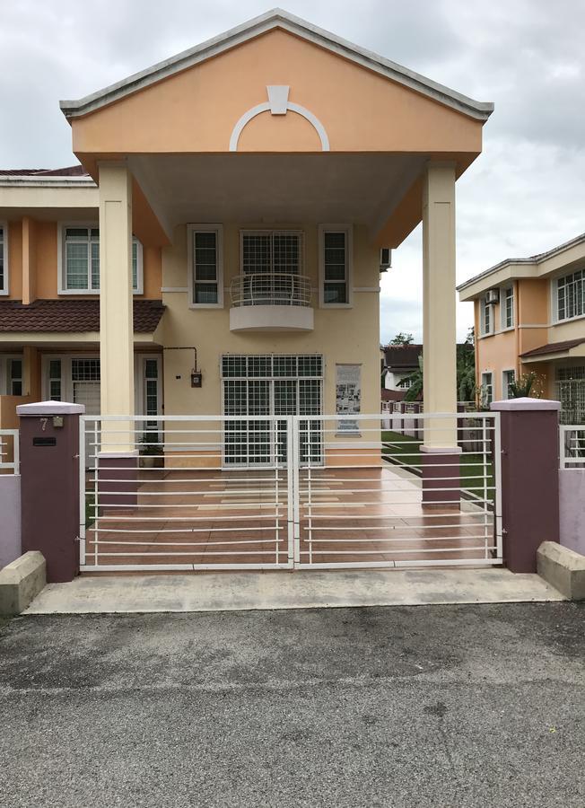 Homestay Melaka Executive Exterior photo